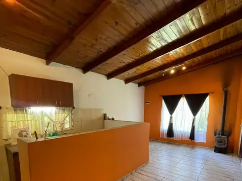 Casa 4 ambientes con 1 baño