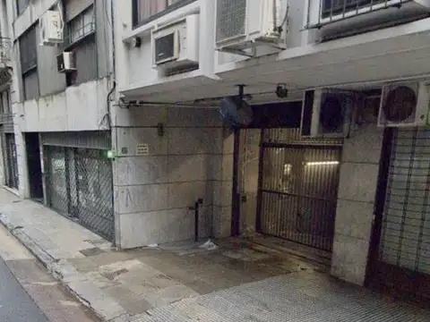 Avenida Hipólito Yrigoyen e/ San José y Santiago del Estero