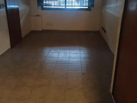 Oficina en Alquiler en Ramos Mejia, $ 450.000