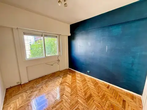 2 AMBIENTES MUY LUMINOSO AL FRENTE C/BALCON