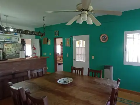 Casa en Venta con 3 cocheras