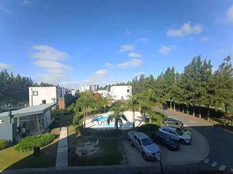 Impecable Dúplex Amoblado, 3 Ambientes con Cochera, Balcón y Loza Radiante en Nordelta Senderos