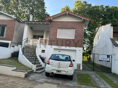 Casa en venta de 2 dormitorios en Tigre centro casco historico ,tomaria propiedad menor valor