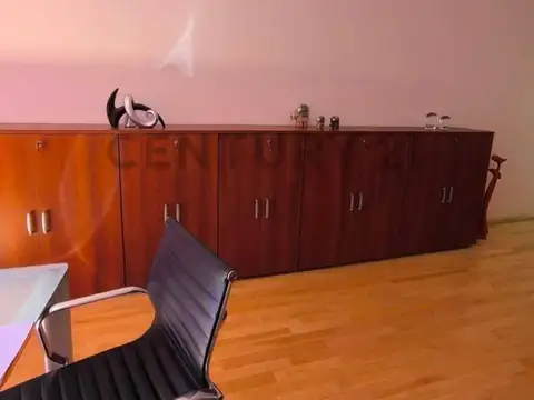 Excelente Oficina Amueblada en Alquiler en edificio solo Apto Profesional en el Barrio de Retiro.