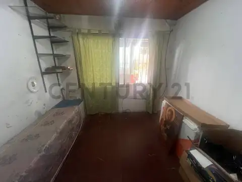 141 entre 23 y 24 , Piso 0