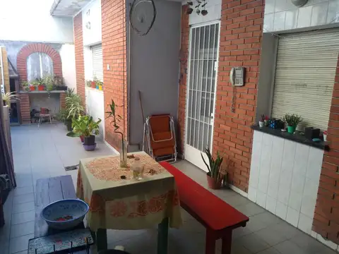 Casa de pasillo en venta Rosario - Patio y Terraza -