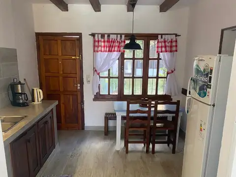 Casa 6 ambientes con 2 baños