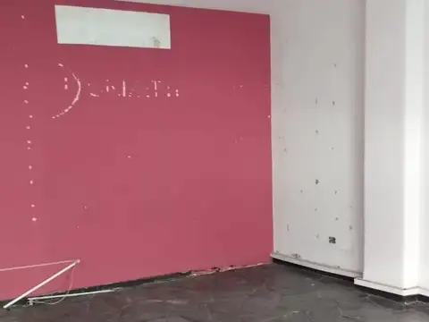 Local comerical 48m2 en Moreno 577 casi peatonal Rivadavia en venta - Quilmes centro