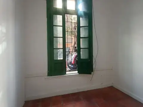 Humberto 1º 2087, AAE