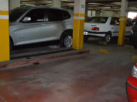 EN VENTA EN CIUDAD JARDIN ESPACIOS COCHERAS EN EDIFICIO TERRAZAS - FICHA 5949