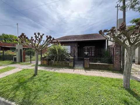 SE VENDE CASA MUY BUEN ESTADO  