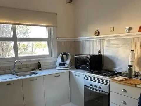 Casa 4 ambientes con 3 baños