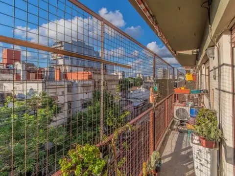 Departamento · En Venta · 4 Ambientes · 3 Dormitorios · Balcón · Luminoso · Monte Castro