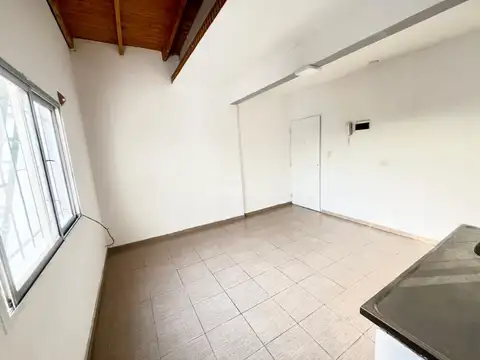 Depto Tipo Casa en Alquiler de 1 dormitorio