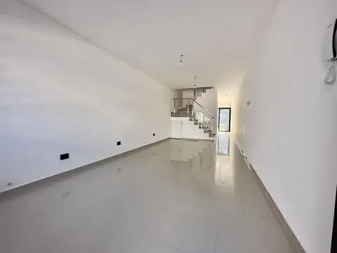 Depto Tipo Casa en Venta con 1 cocheras