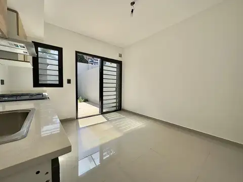 Depto Tipo Casa en Venta en Villa Ballester, USD 159.000