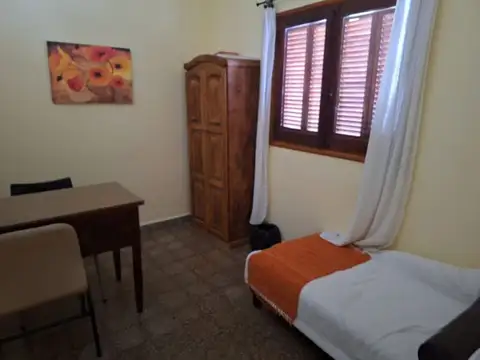 CASA DE 3 DORMITORIOS -GRANADERO BAIGORRIA