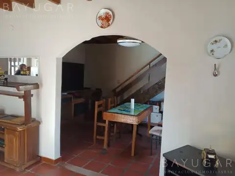 Venta / Casa Amoblada con Pileta / Permuta / Apto Crédito / De Vicenzo Grande