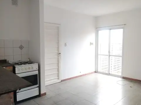 Paraguay 1100, Piso pb