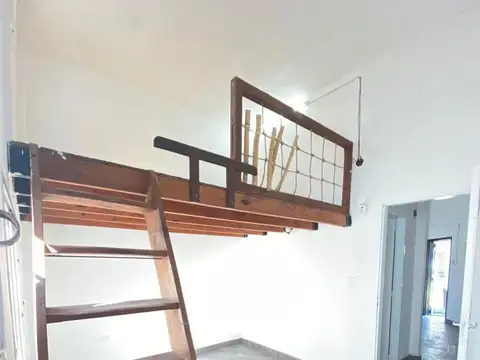 Depto Tipo Casa en Venta 22 años