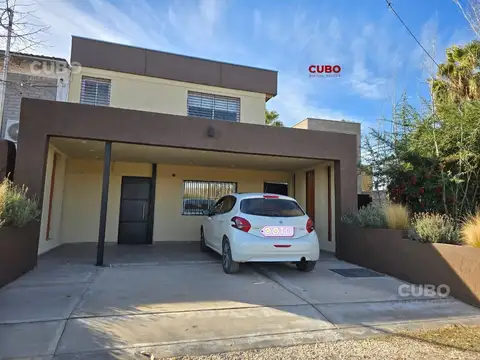 Casa en calle Azcuénaga - Lunlunta - Maipú al 200