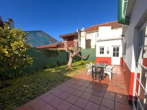 Venta casa de 4 ambientes con parque y cochera- La Perla-Mar del Plata