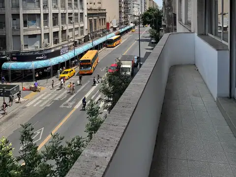 Departamento en venta en Centro - Semipiso - con balcon al frente