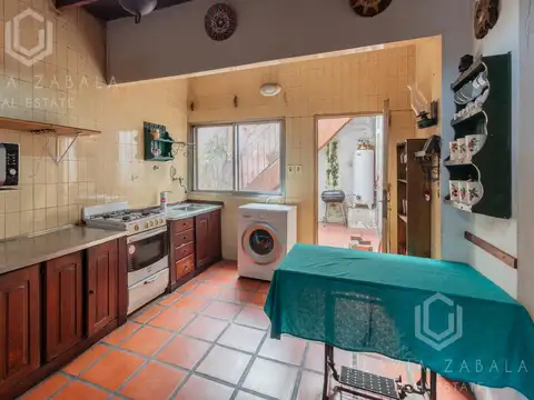 Venta PH seis ambientes con escritorio, patio y altillo Saavedra