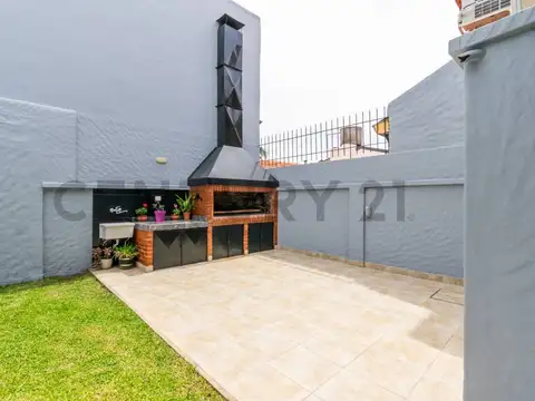 Casa 4 ambientes con 3 baños