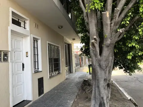 Dr. Pozzo n° 741 entre Av. Cerrito y Comandante