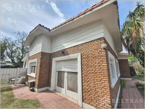 Casa en Venta en Alberdi, USD 400.000