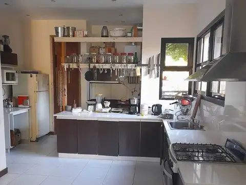 Casa 5 ambientes con 3 baños