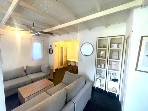 Casa 3 ambientes con 2 baños