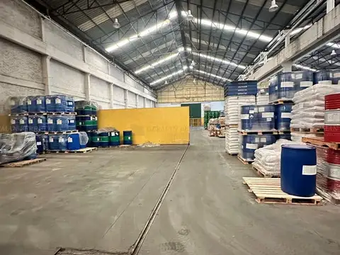 Galpon en Venta en Bernal Oeste, USD 2.500.000