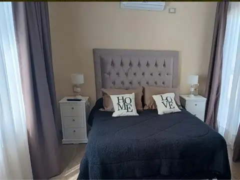 Casa en Alquiler Temporal con 3 cocheras