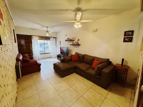 Venta Duplex c/ 3 dormitorios y patio- Victoria