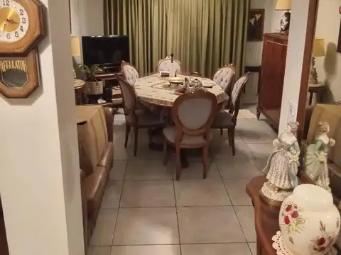 Caseros 100, Piso PB