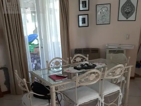 Casa 6 ambientes con 3 baños