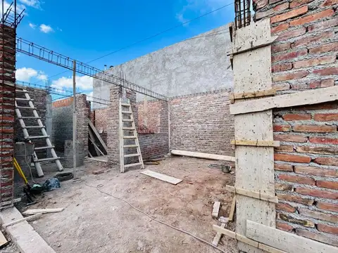 CASA EN POZO DOS HAB. BARRIO ANDESMAR GUAYMALLEN