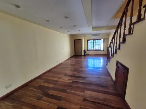 Depto Tipo Casa en Venta de 6 ambientes