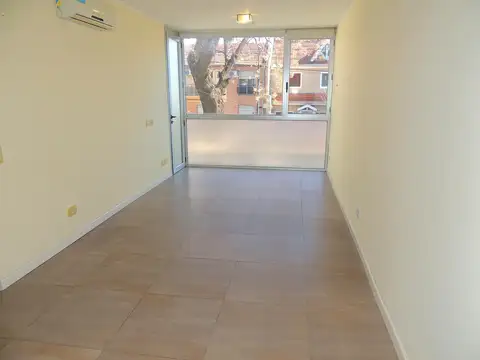 Alquiler departamento 2 ambientes con balcón al frente, Villa Urquiza. E-FURIO.