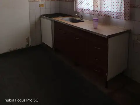 Casa 3 ambientes con 1 baño