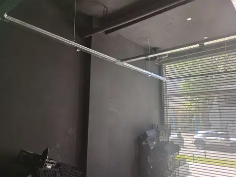 Local en Alquiler en Remedios De Escalada, $ 700.000