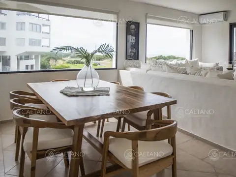 Venta apartamento dos dormitorios. Playa brava, Punta del Este.