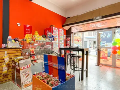 Hilarion de la Quintana  al 1800 esquina Hipolito Yrigoyen