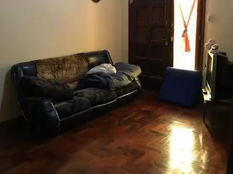 Depto Tipo Casa 3 ambientes con 2 baños