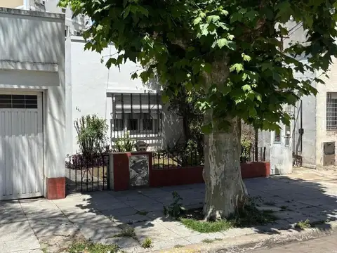 Casa 3 ambientes venta Ramos Mejia