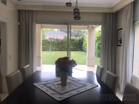 Casa en Venta al Oeste