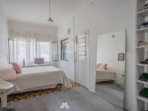 Casa 10 ambientes con 4 baños