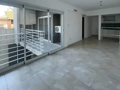 ALQUILER DPTO 2 AMB c/BALCÓN Y PARRILLA - BANFIELD